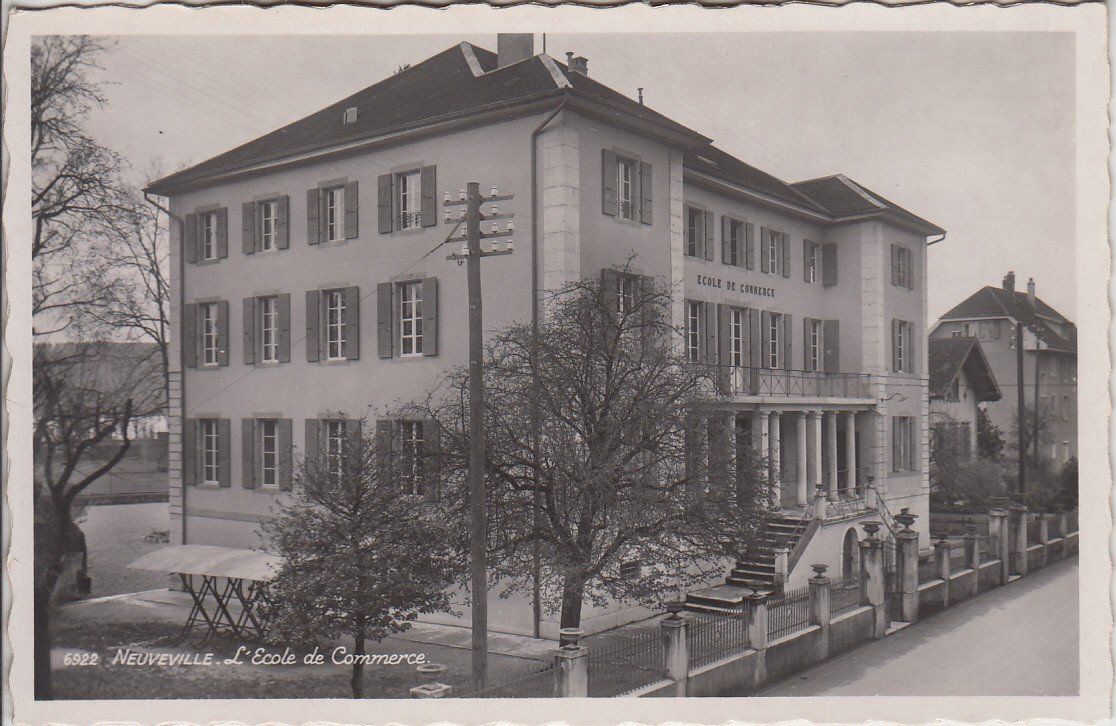 Cartoline postali: Neuveville   BE   -  L'Ecole de commerce – Usato da Brig venduto da Valcards54