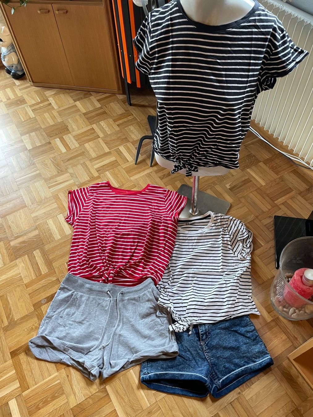 Ensembles coordonnés: Kleiderpaket – D'occasion à Balsthal par dasesaro