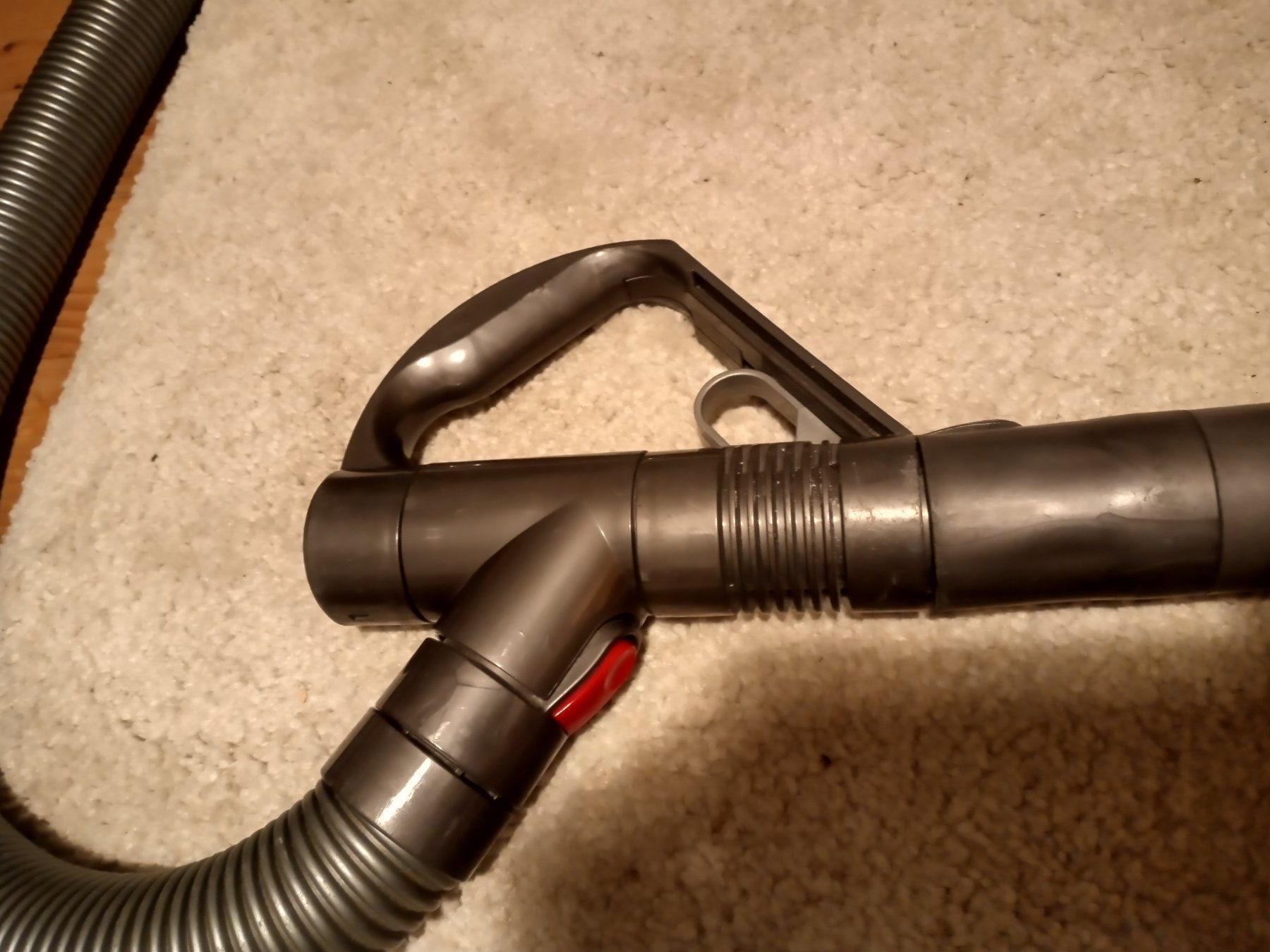 Dyson Aspirateurs & Accessoires: Staubsauer Dyson DC29 mit Zubehör – D'occasion à Prez-vers-Siviriez par Monija70 5