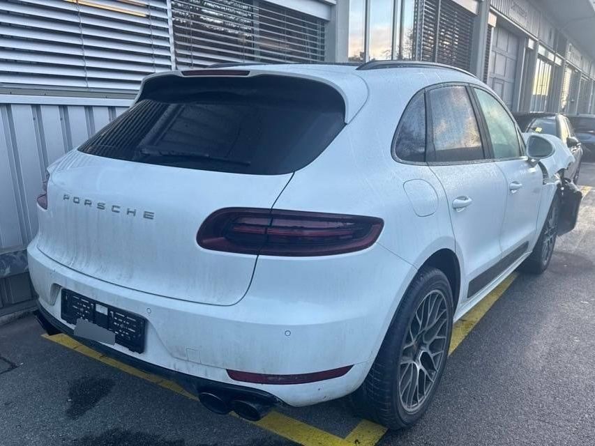 Porsche Autos: Porsche Macan Turbo 2015 mit Frontschaden oder Einzelteile – Defekt aus Lachen SZ von ennioc 2