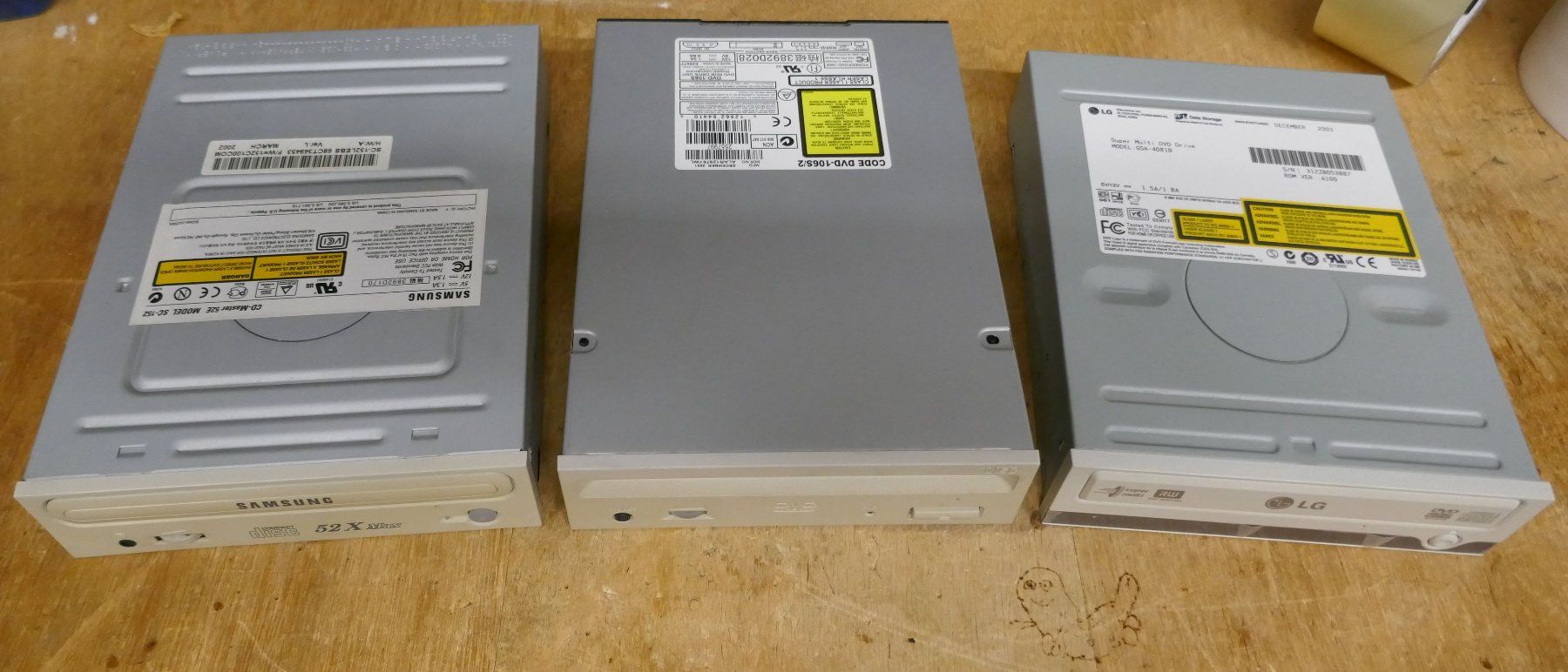 PCs: Drei optische Laufwerke IDE – D'occasion à Wenslingen par FairlightCMI 2