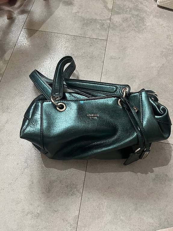Taschen für Damen: guess handtasche  – Gebraucht aus Adligenswil von balboa5