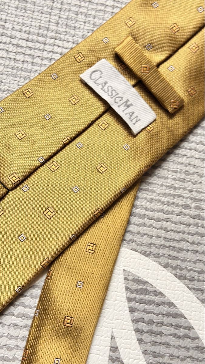 Cravatte: Classic Man Tie Gold Geometric Pattern Men Necktie – Usato da Untersiggenthal venduto da mic_ksv9 1