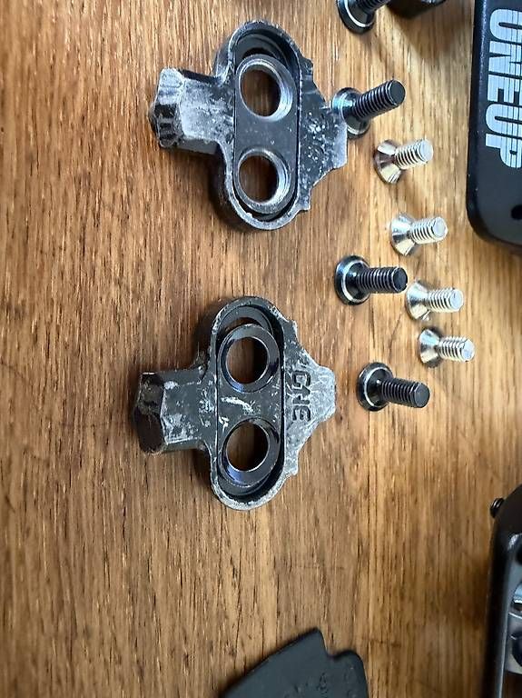 Pièces détachées: OneUp   Clip Pedal – D'occasion à Heiligkreuz (Mels) par denali81 4