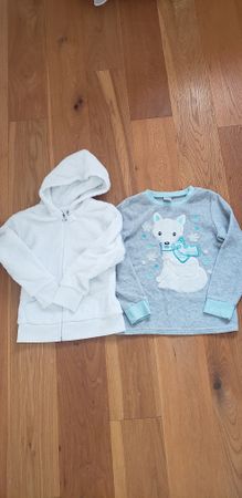 2 Kuschel Pulli gr. 122/128
