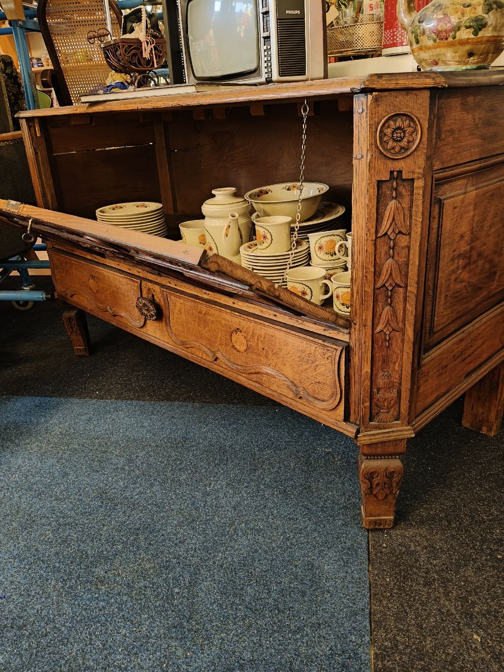 Commodes: Antike Große Truhe/kommode – D'occasion à Zwingen par inf_2blh 6