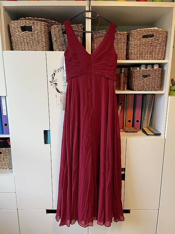 Kleider: Robe de bal – Neu und originalverpackt aus Fontainemelon von rap_r9tk 1