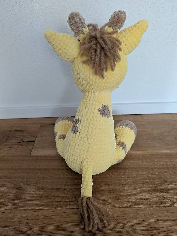 Giocattoli: Amigurumi Giraffe sitzend 33cm – Nuovo (secondo la descrizione) da Beromünster venduto da Shelly9296 1