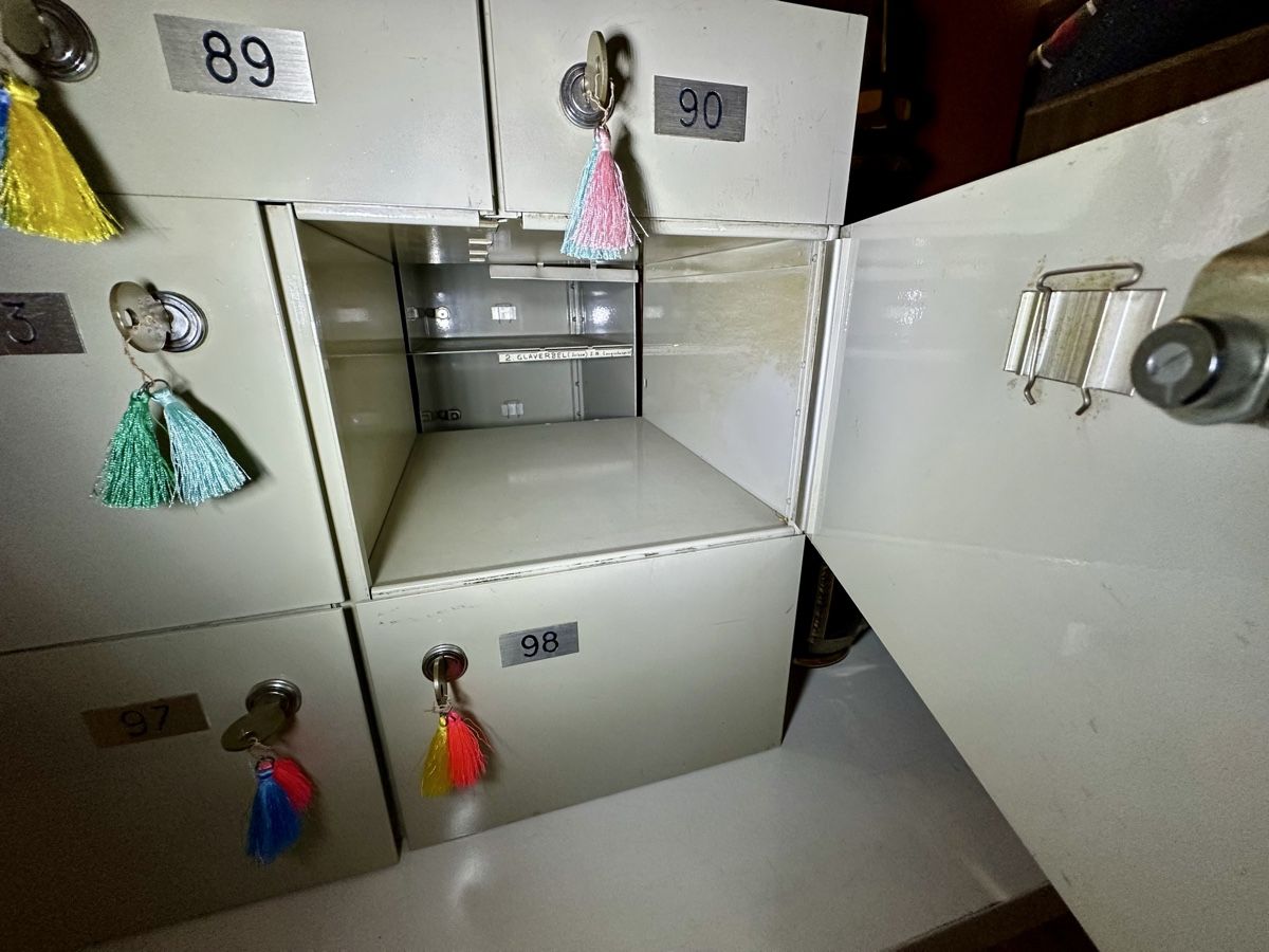 Altro per la casa: Ancienne cases postales en métal. – Usato da Genève venduto da Tom6 2