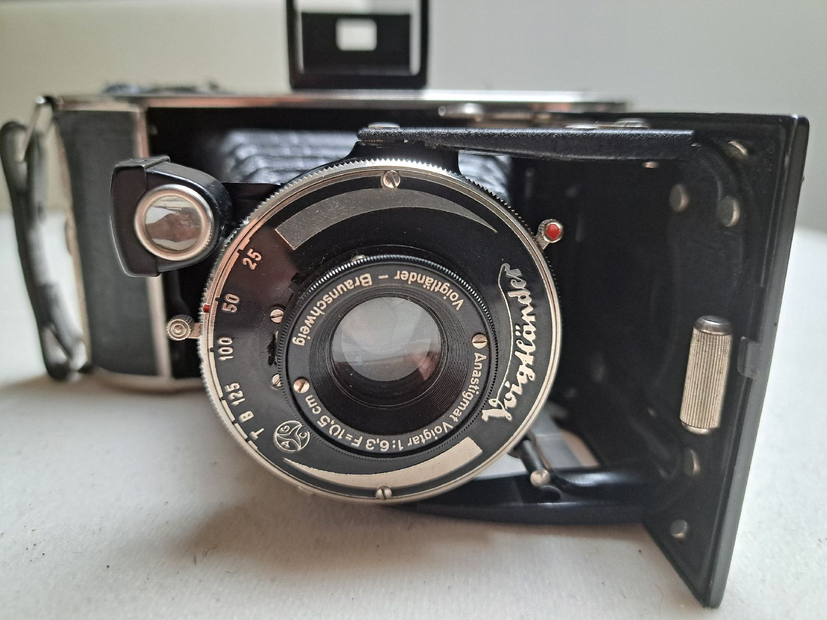 Voigtländer Fotocamera: Voigtländer Bessa - Voigtar 1:6.3 – Usato da Schaffhausen venduto da Oecher 3
