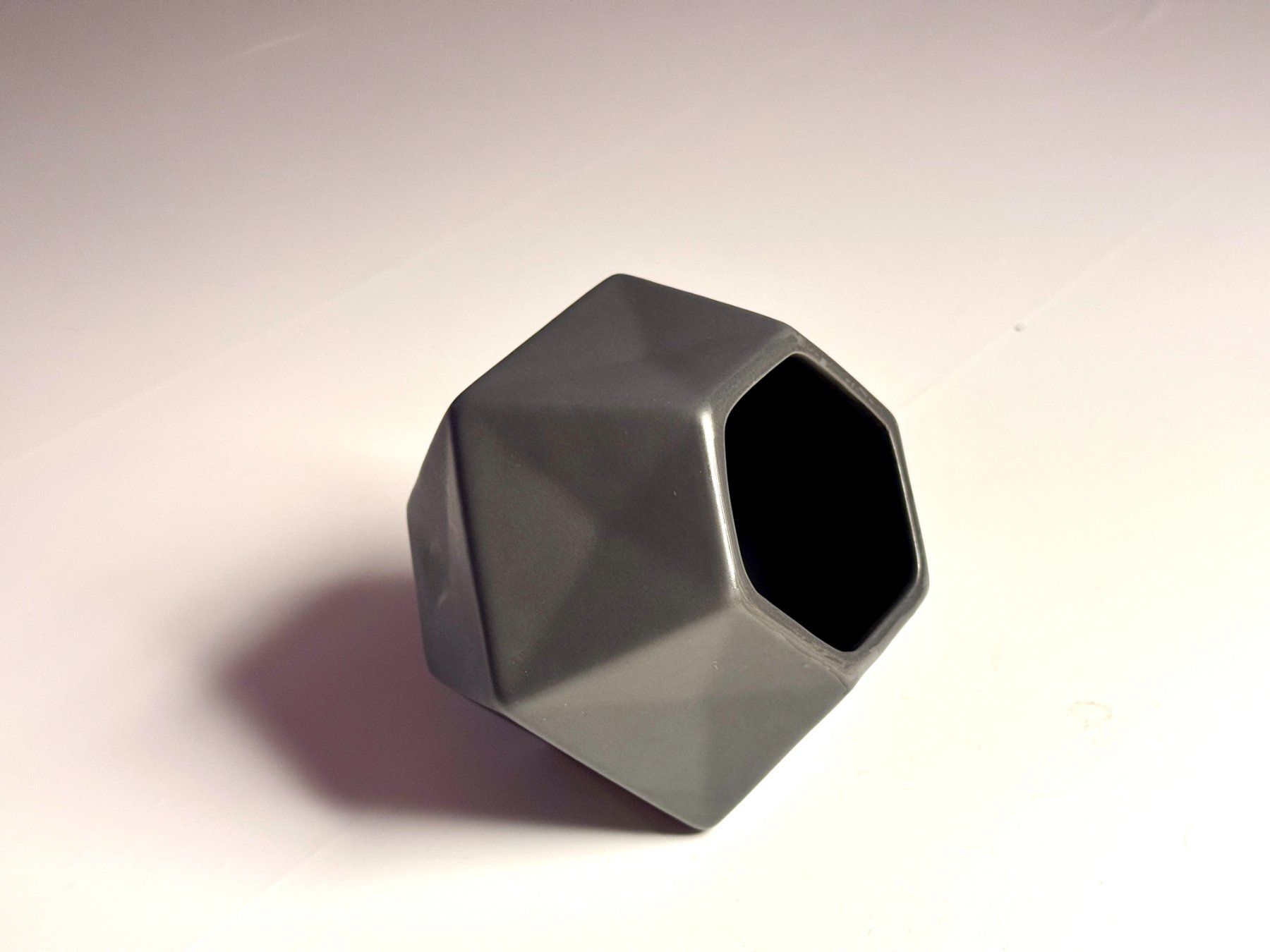 Ikea Blumentöpfe: IKEA Mini-topf / vase,  keramik, origami-style – Gebraucht aus Schlieren von Edgar_k 3