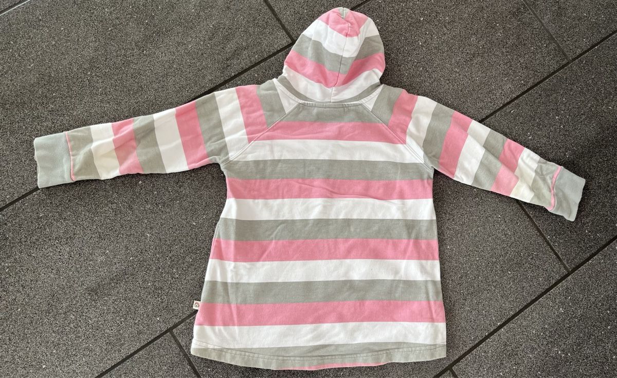 Maglioni & Felpe: Süsser Kaputenpullover Gr. 110/116 – Usato da Hünenberg See venduto da spartakus02 1