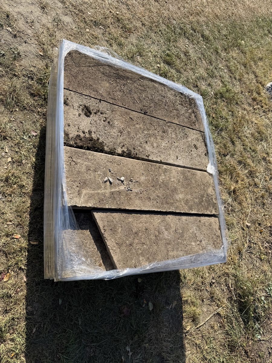 Bodenbeläge: Beton Stelen - Schnäppchen – Gebraucht aus Maienfeld von sonjarita01 1