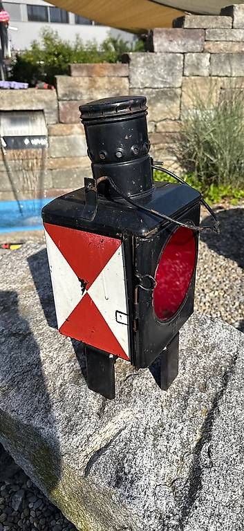 Lampade: Alte Bahnwärterlampe – Usato da Rickenbach LU venduto da Postpolo 1
