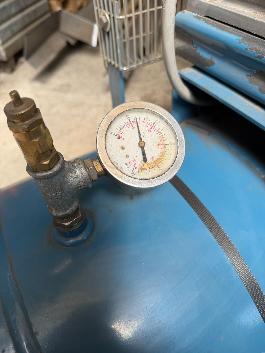 Compressori: Kompressor gebraucht – Usato da Zuzwil SG venduto da Coffeeshelf 2