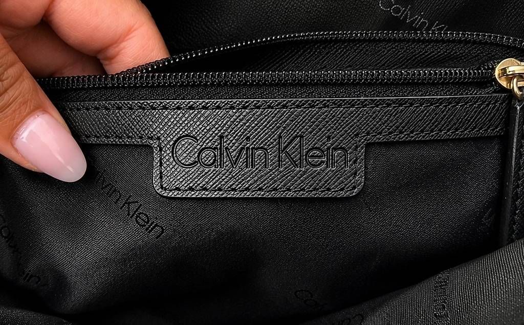 Calvin Klein Borse: Calvin Klein Tasche gebraucht – Usato da Münchenstein venduto da jol_s6xw 1