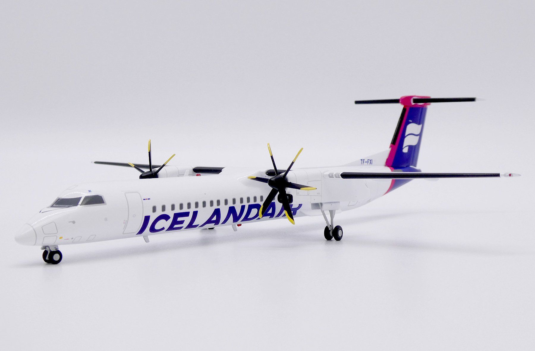 Kit di modellismo & Modellini statici: DASH 8-Q402 ICELANDAIR – Nuovo e nell'imballaggio originale da Morges venduto da iljamuromez 2