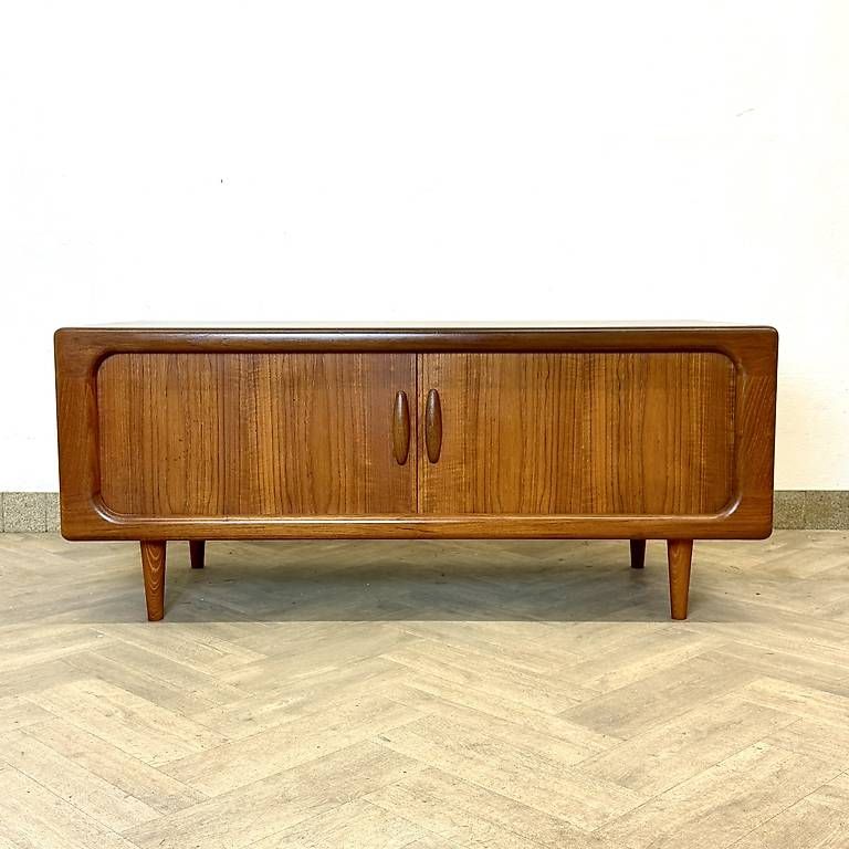 Cassettiere: Mid Century danish teak Lowboard by DYRLUND – Usato da basel venduto da vintory.ch