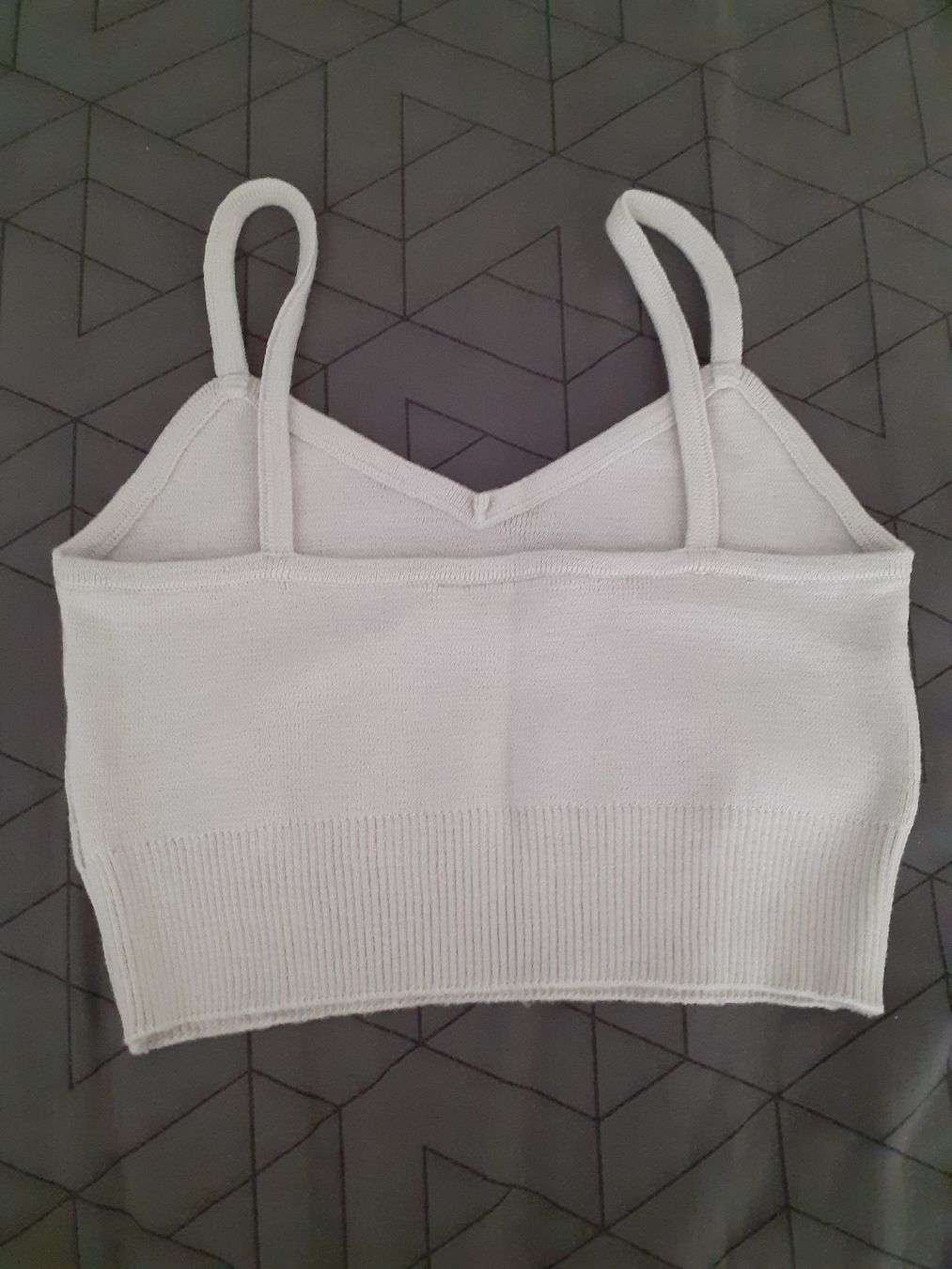 Top: 100% Woollen crop top – Nuovo (secondo la descrizione) da Basel venduto da n23_j8jr 1