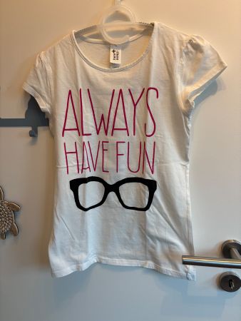 T-shirt C&A “Always Have Fun” T.158/164 👓