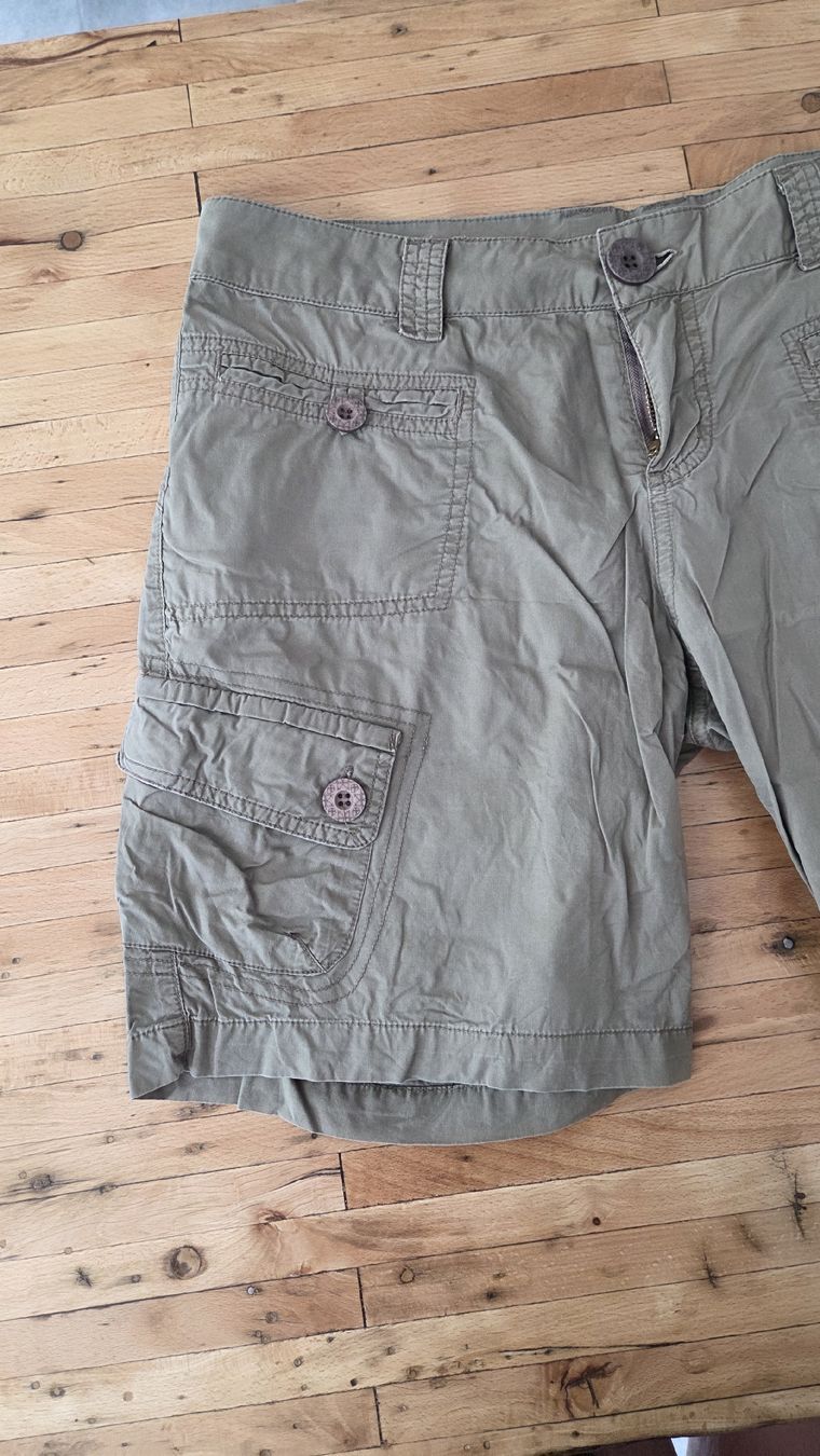 Protest Pantaloni: Kurze Hose Damen Protest  – Usato da Winterthur venduto da sandi99 2