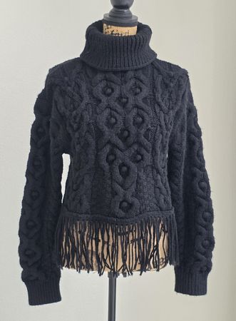 Zara Rollkragenpullover schwarz mit Fransen Grösse S