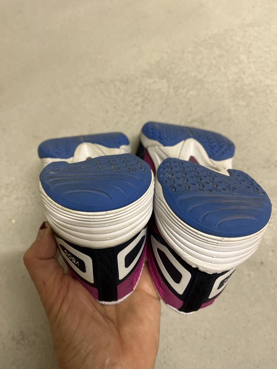 Decathlon Damenschuhe: Neue Volleyball Turnschuhe 37.5 – Neu (gemäss Beschreibung) aus Aesch BL von shuja01 2