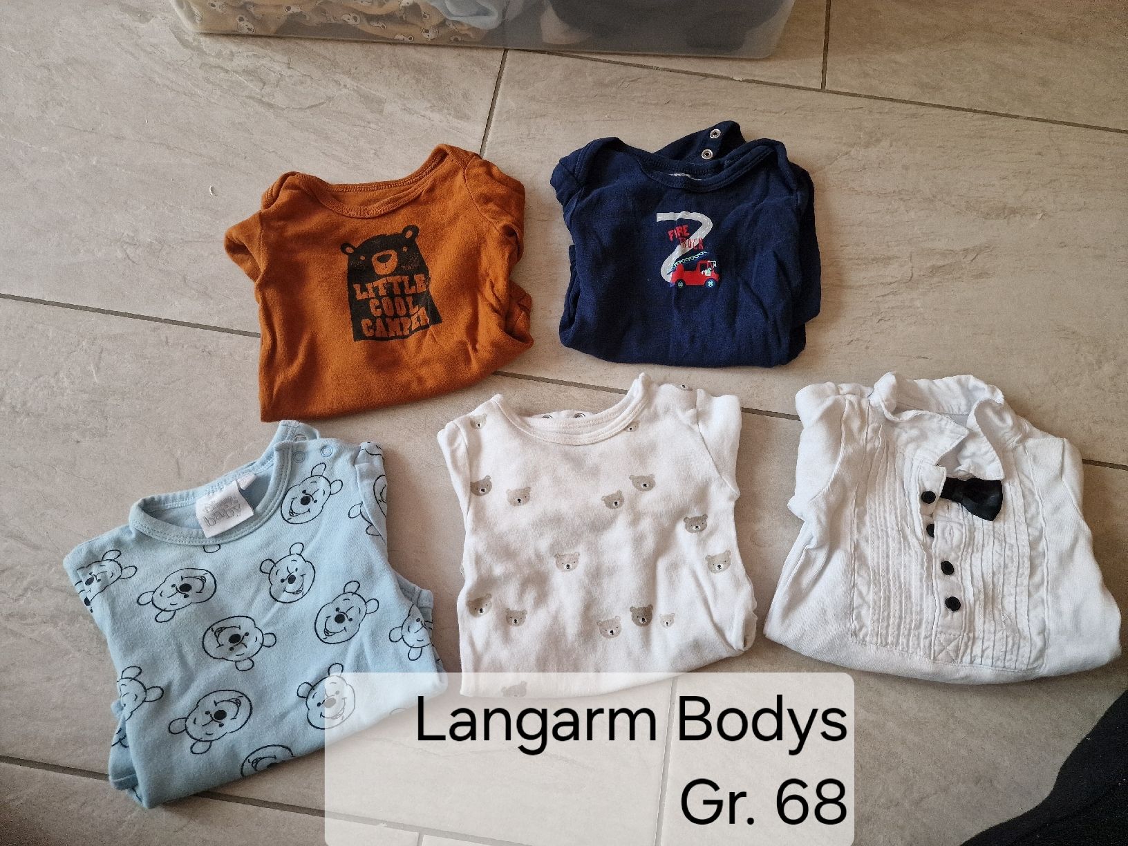 Lotti & Set di vestiti: 5 süsse Langarm Bodys Gr. 68 – Usato da Dottikon venduto da chi_lmp6