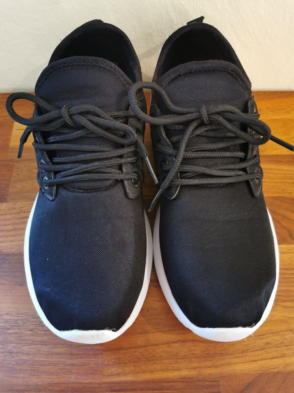 Scarpe da donna: Work Out; schwarze Sneaker / Laufschuhe Memory Foam Gr. 38 – Usato da Boniswil venduto da Totomat-Lady 2