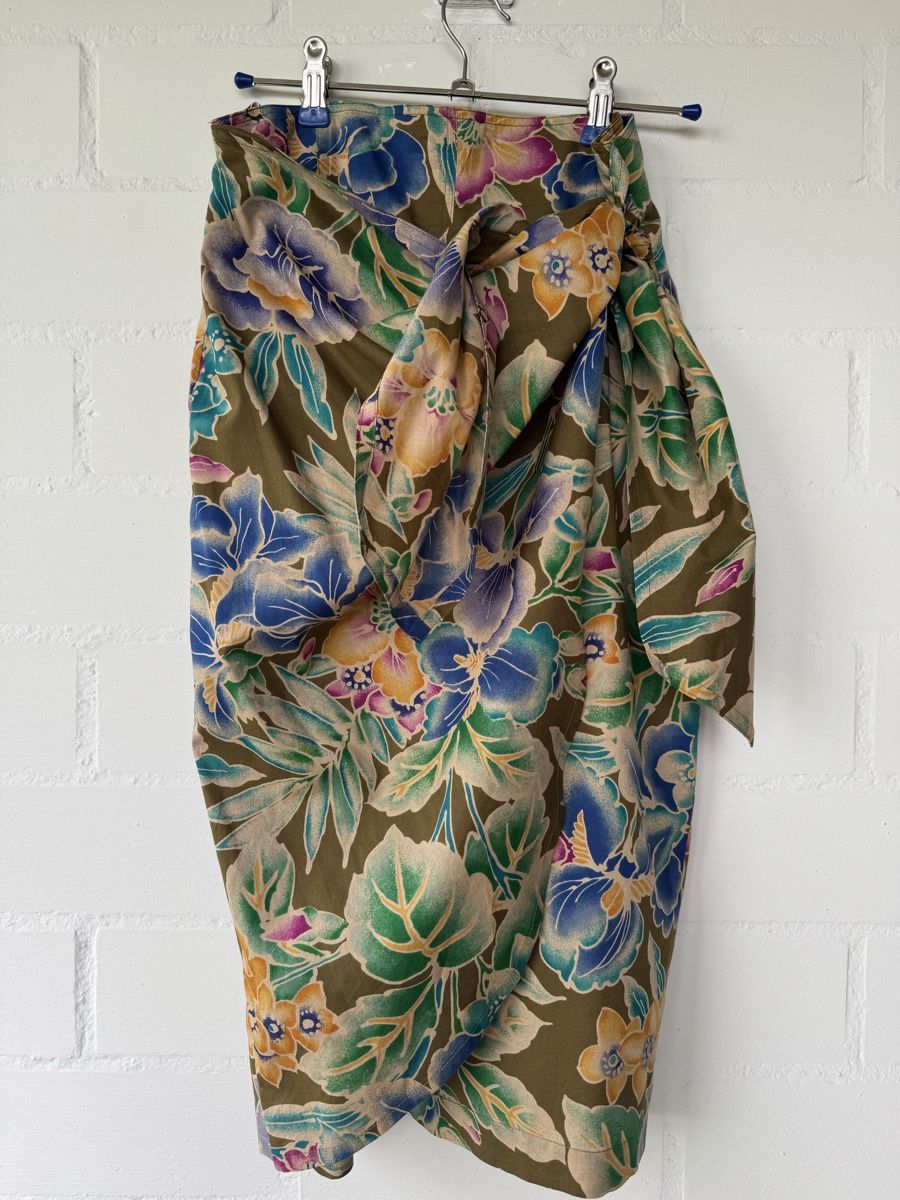 Aigner Gonne: Aigner Rock Blumenprint Tropic Gr. 36 – Nuovo (secondo la descrizione) da Brütten venduto da Rod816