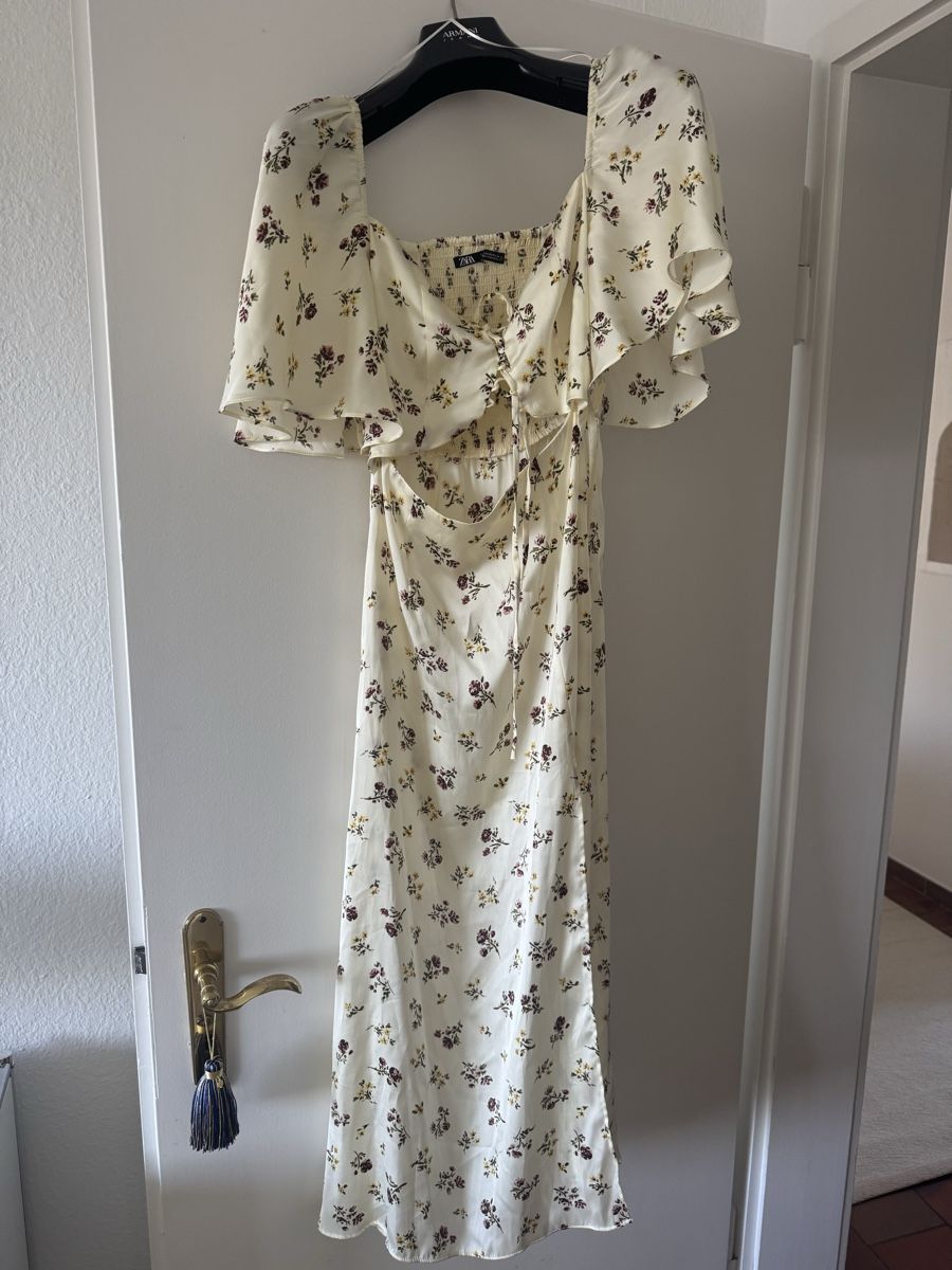 Kleider: Zara Kleid XS – Neu (gemäss Beschreibung) aus Kilchberg ZH von AlynneMaui