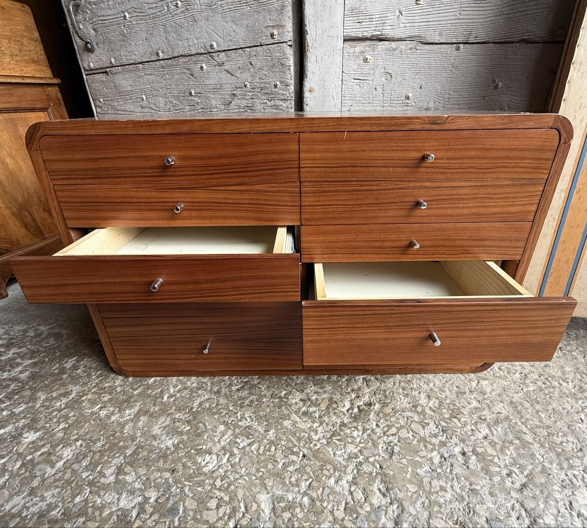 Cassettiere: Commode vintage, milieu XXeme  – Usato da Les Bayards venduto da aout 1