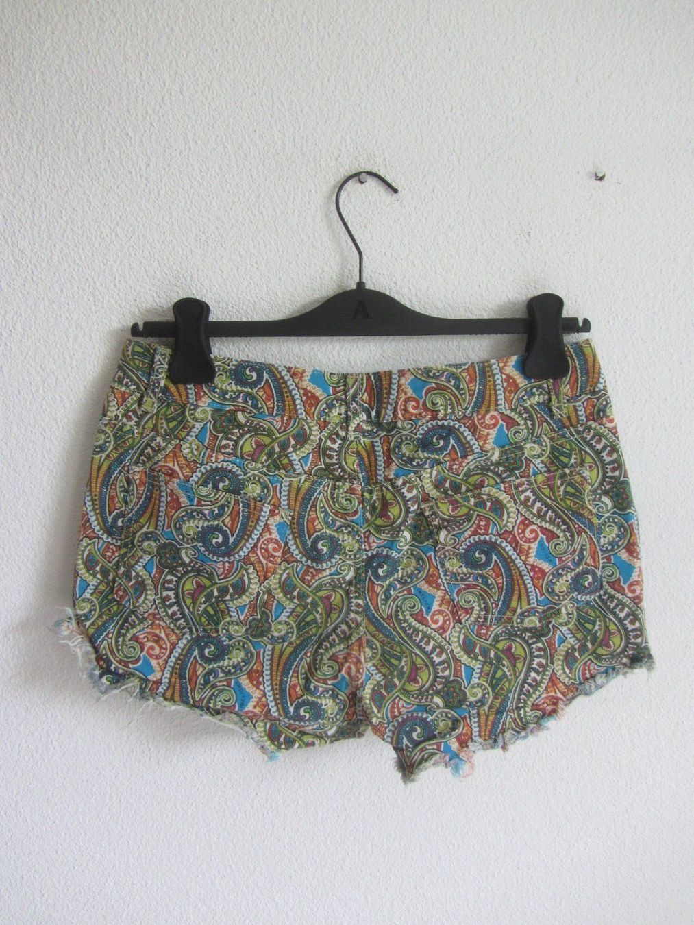 Jeans: LIME LIGHT - Jeansshorts bunt Paisley 40 – Usato da Zürich venduto da Diazaio 2