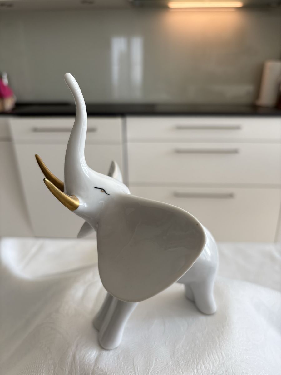 Figurines: Porzellan Elefant – D'occasion à Schönenberg ZH par Roxana8820 1