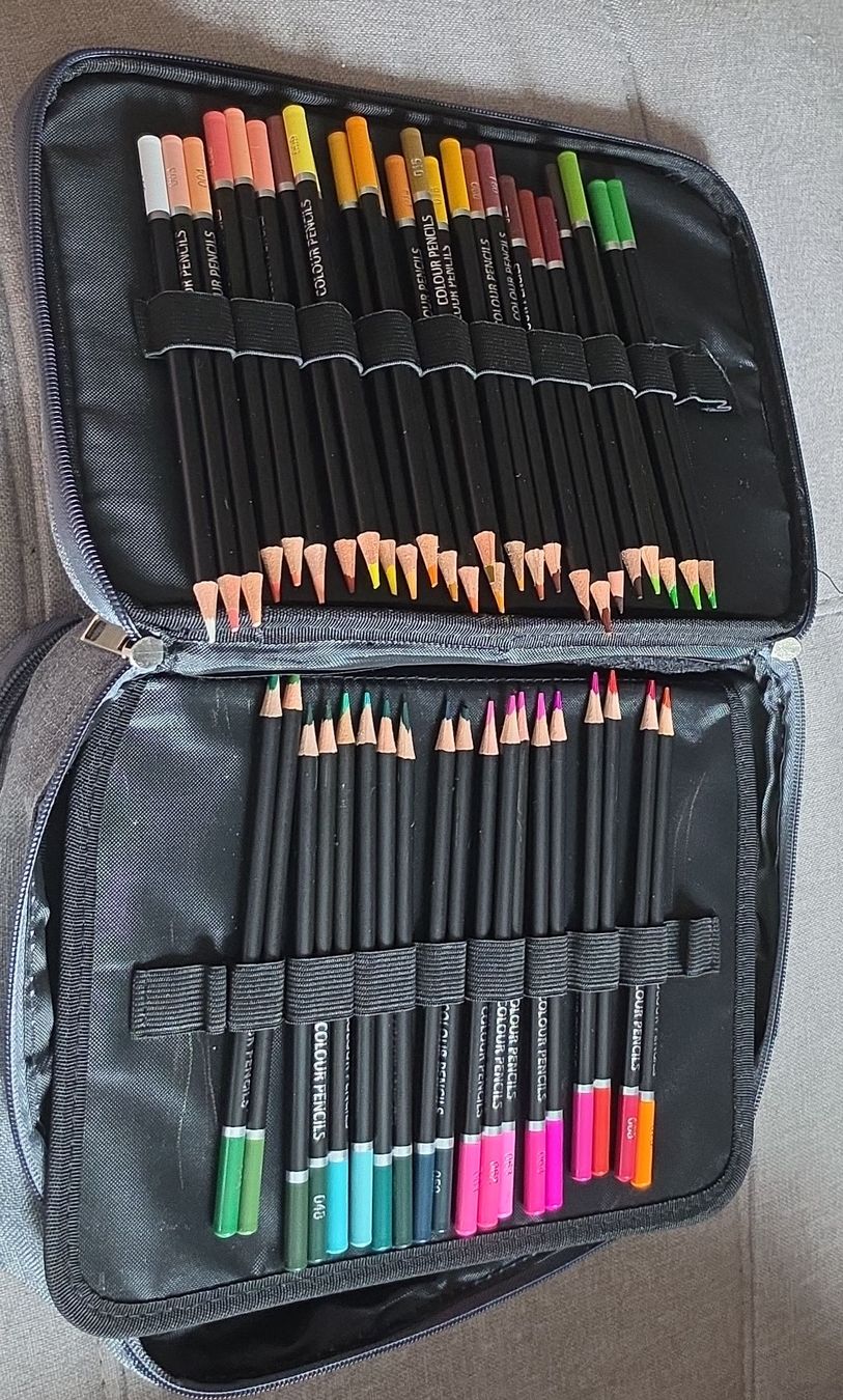 Matite, matite colorate & gessi: Superbe trousse de crayons de couleur – Nuovo (secondo la descrizione) da Reconvilier venduto da mulan22