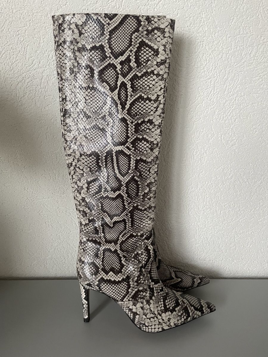 Zara Damenschuhe: NEW ZARA snakeskin boots – Neu und originalverpackt aus Vuadens von Nina11