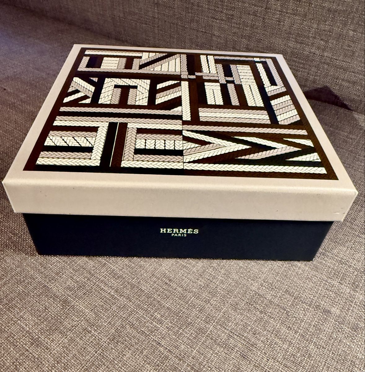 Casse di trasporto: Hermes Paris Designerbox – Nuovo (secondo la descrizione) da Schattenhalb venduto da Oodaaq 1