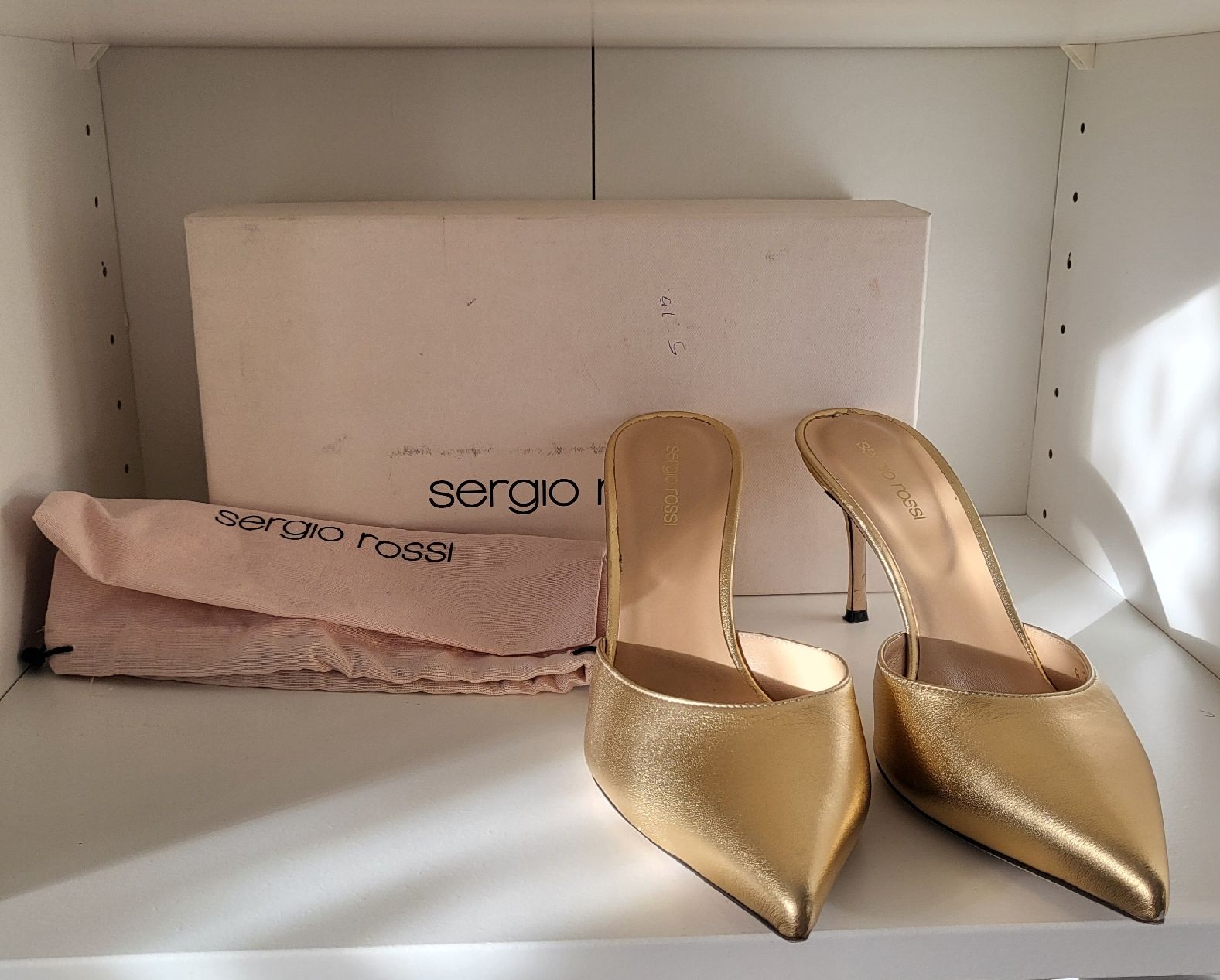 Sergio Rossi Scarpe da donna: Sergio Rossi Gold Leather Mules Size 40 – Usato da Sarmenstorf venduto da zuz_q5kq 1