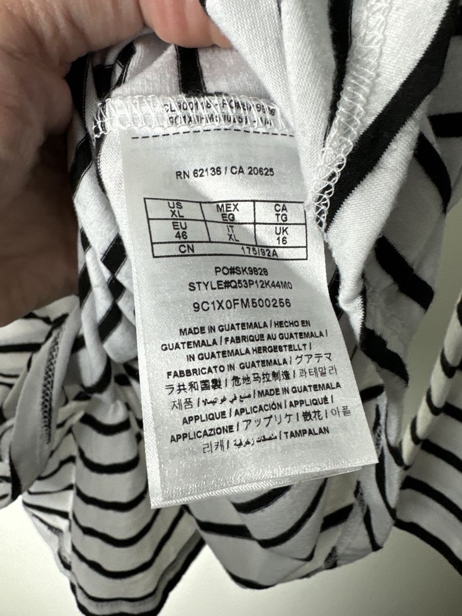 Guess Top: Oberteil con Guess Größe XL – Usato da Aarburg venduto da Tonija 4