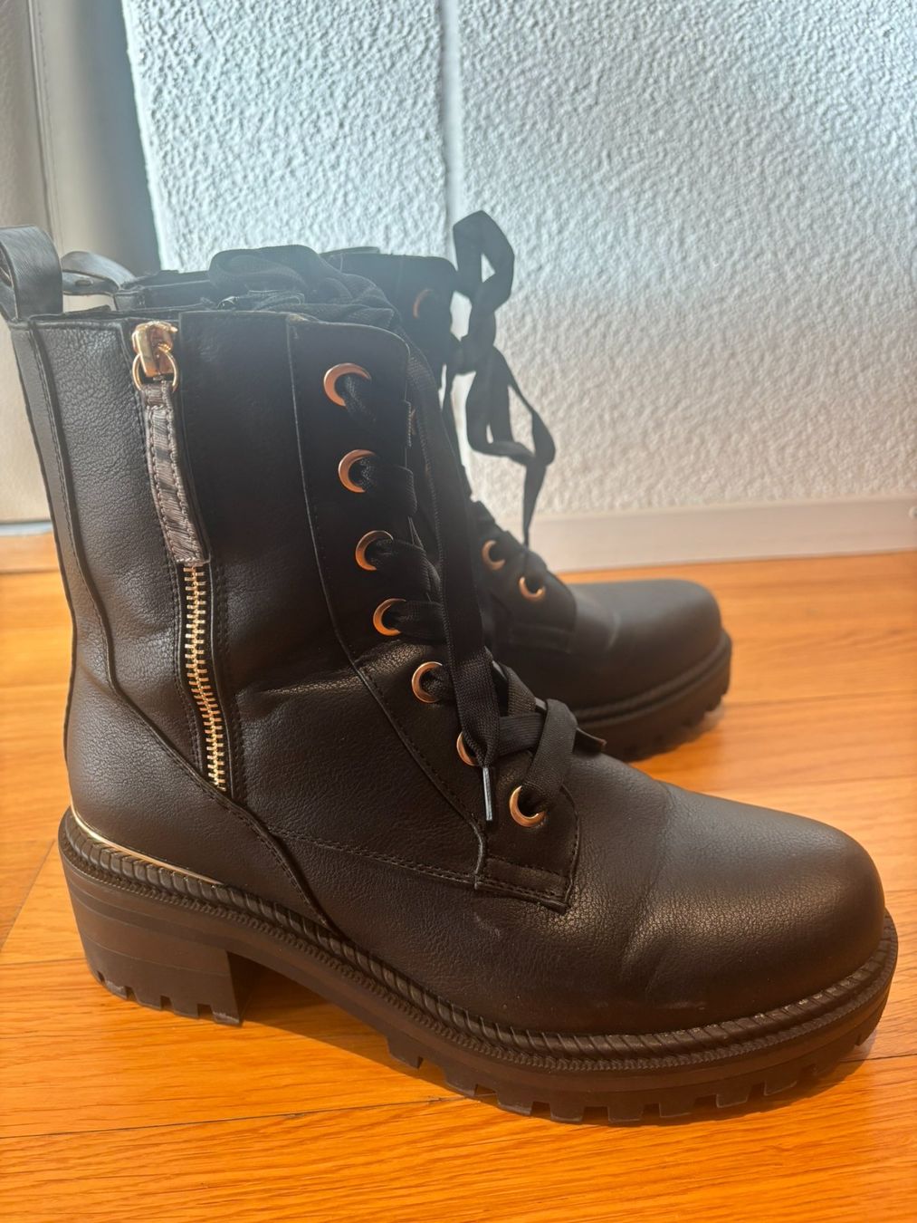 Scarpe da donna: Neue Stiefel, neuer Style! – Usato da Rudolfstetten venduto da palmino01