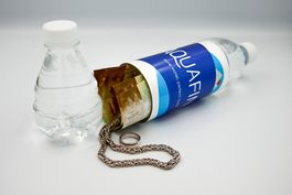 Wasserflasche mit Versteck/safe