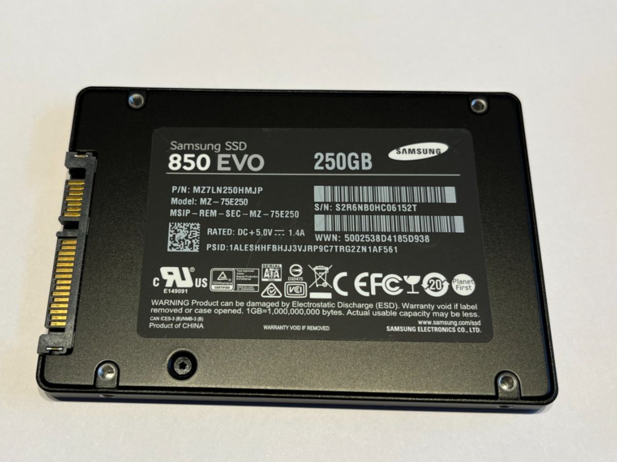 Samsung Dischi rigidi: Samsung SSD 850 Evo 250GB – Usato da Chur venduto da RS6332