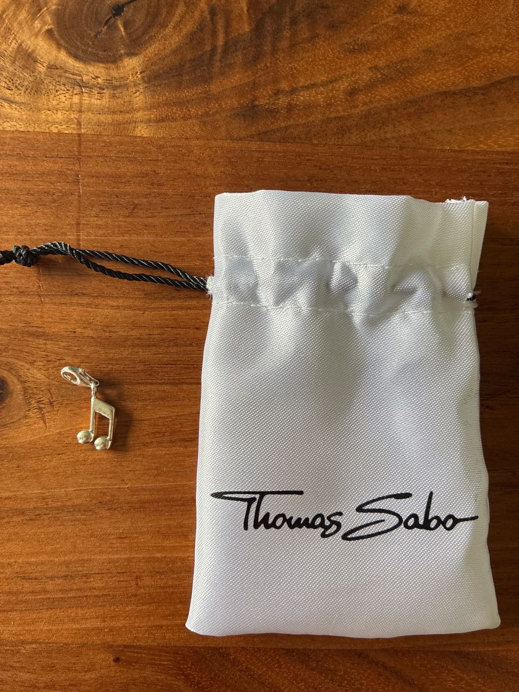 Thomas Sabo Ciondoli: Thomas Sabo Charm Noten mit Original-Geschenk-Säckli – Usato da Zürich venduto da Sylvie0011