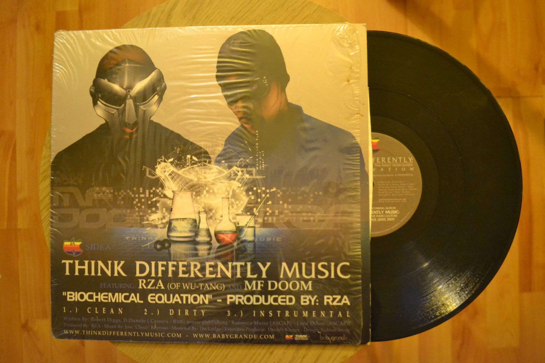 Dischi in vinile: MF Doom & RZA - Biochemical Equation Vinyl – Nuovo (secondo la descrizione) da Glarus venduto da PICKER-GENIUS