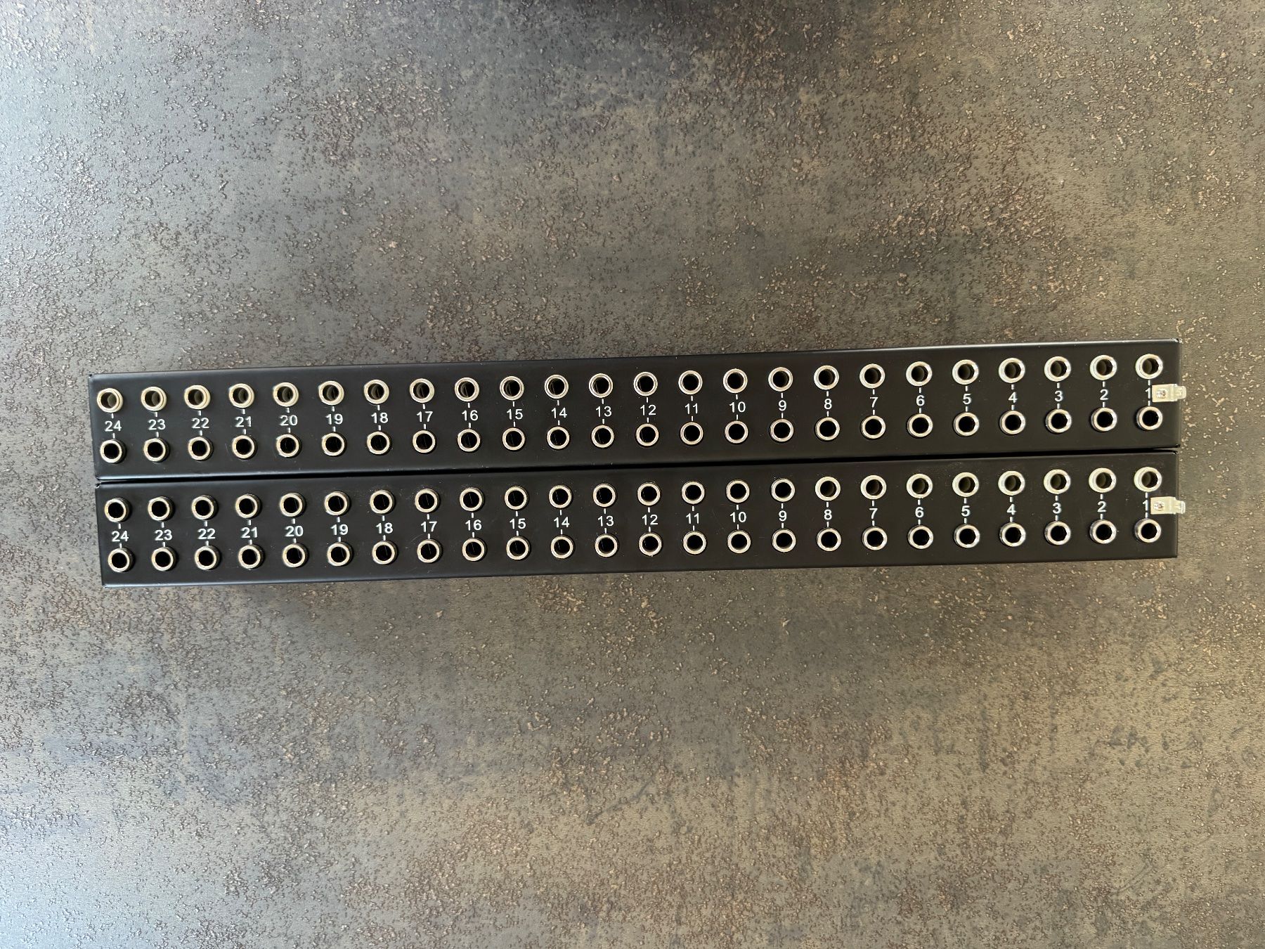 Strumenti musicali: Neutrik NYS-SPP-L1 Patchbay – Usato da Freienstein venduto da Huusi_33 2