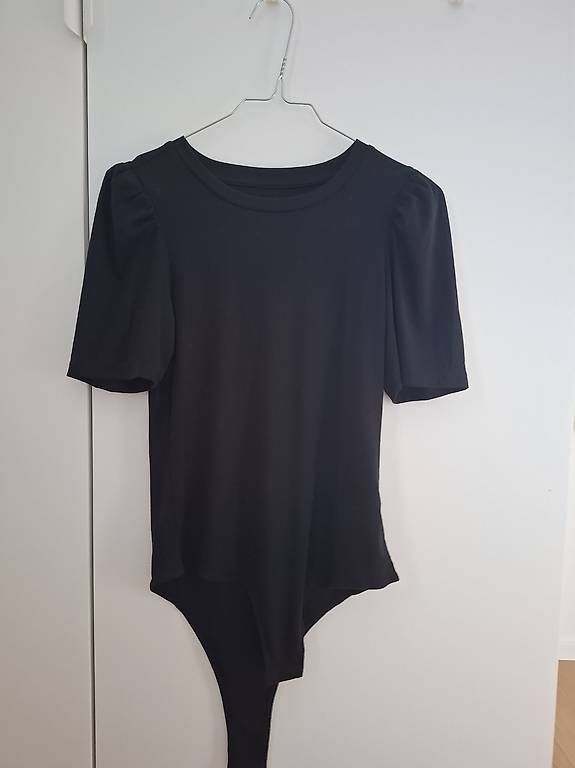 T-Shirts: T-Shirt und Body – Gebraucht aus Langenthal von MS_La 1