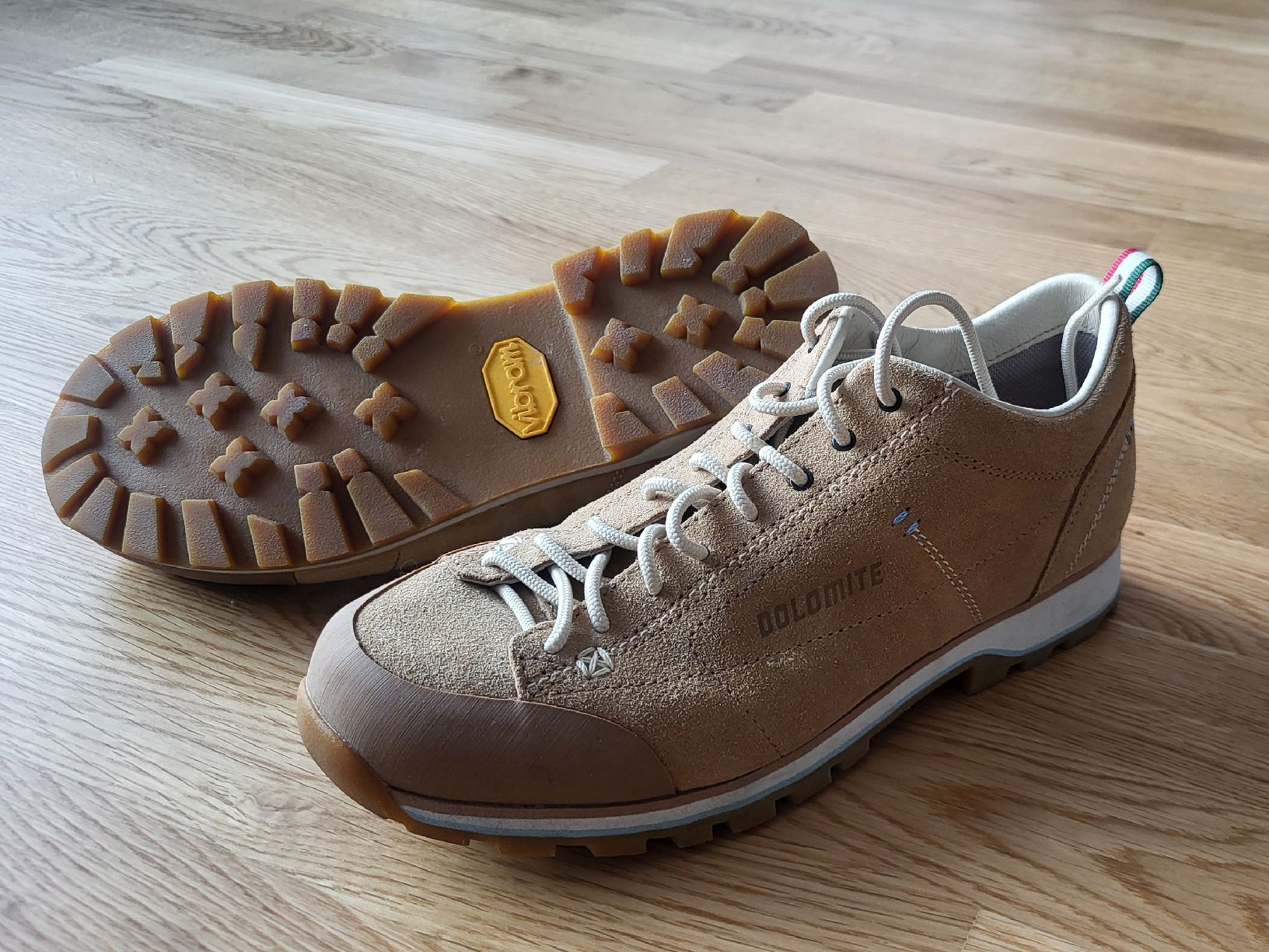 Dolomite Scarpe da uomo: Dolomite 54 Low, Freizeitschuhe - Gr. 40 NEU – Nuovo (secondo la descrizione) da Thun venduto da _andi