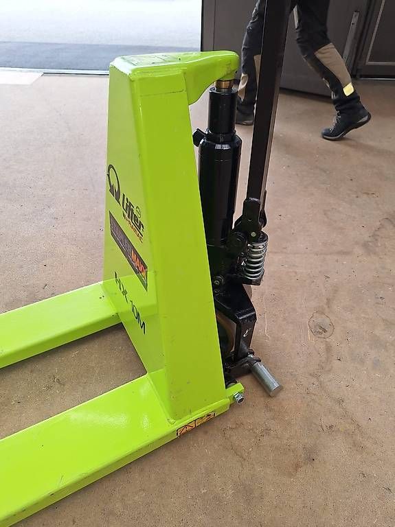 Carrelli elevatori e a forche: Palletenrolli PRAMAC; 2m langer Scherenhubwagen – Usato da Schiers venduto da Birnel5 3