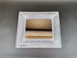 Schöner Wandspiegel mit Rahmen