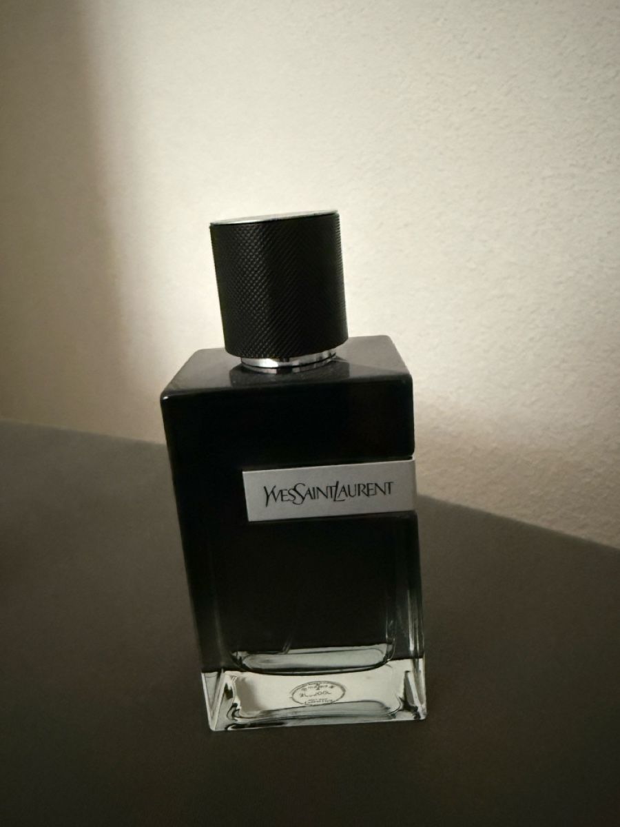 Saint Laurent Profumi & Eau de Toilette: Yves Saint Laurent Y EDP Parfum 100ml  – Usato da Bütschwil venduto da Tarkan1907
